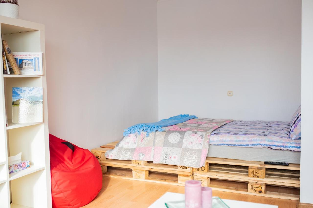 Centro Apartamentai Naujoji Akmene Buitenkant foto